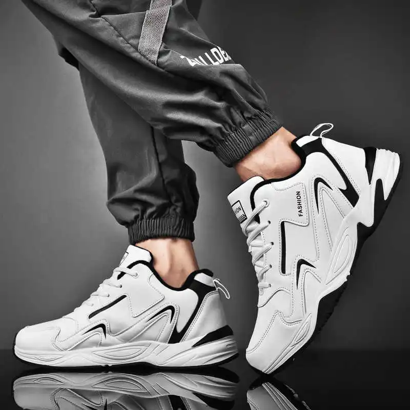 Cold-proof Spring Gym Sneakers - đánh giá và giá Streetwear Brand In Vietnam